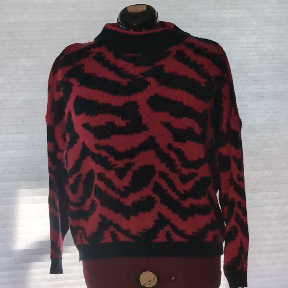 Vintage 80s Hot Pink and Black Patterned Women's Sweater
